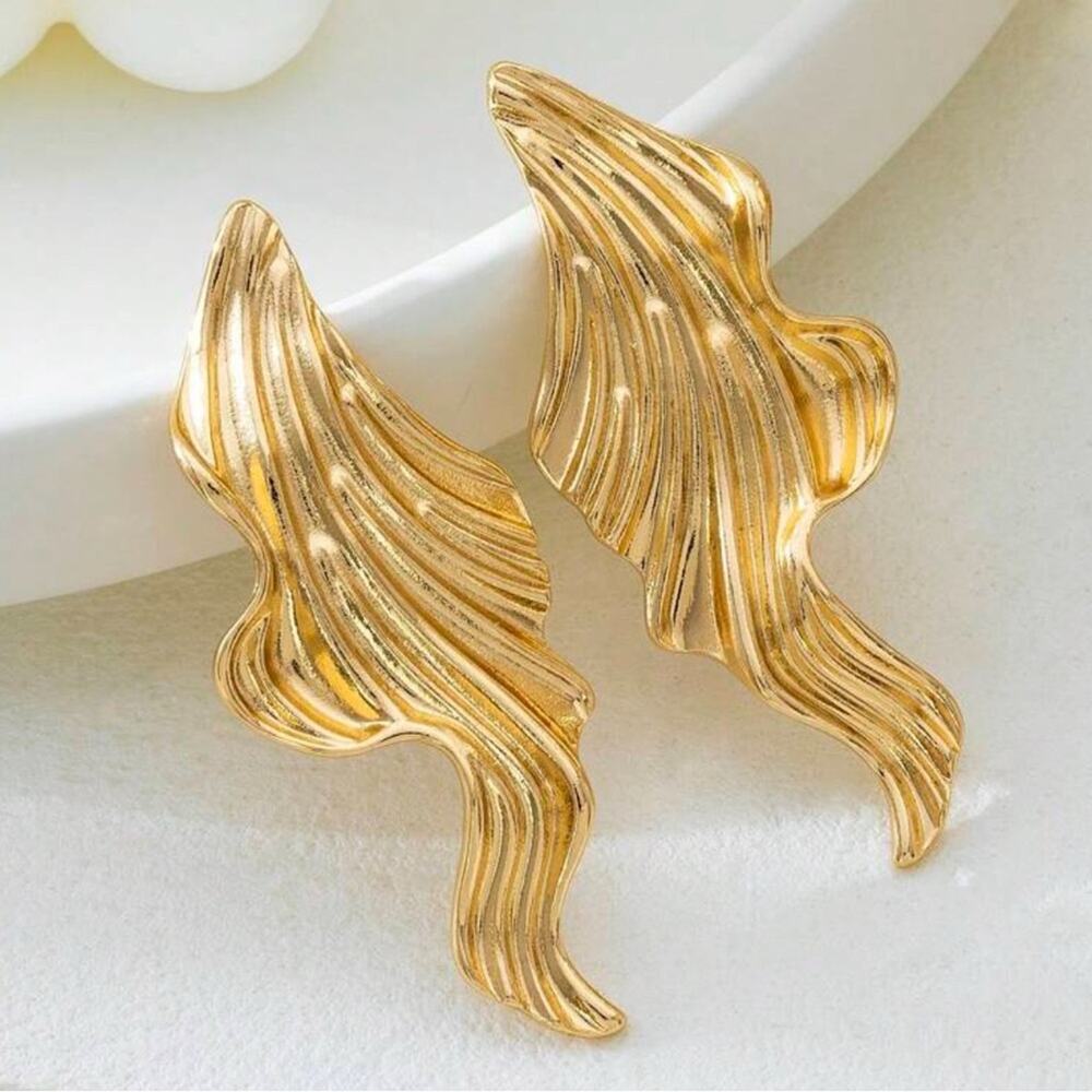 Gold Textured Wavy Earrings